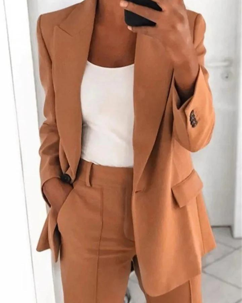 Kallie - trendy blazer met opstaande kraag