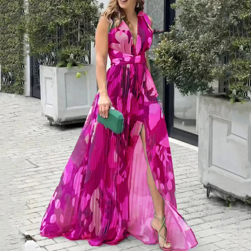 Helena -Elegante roze mouwloze rugloze maxi-jurk met V-halslijn, gedrapeerde split en getailleerde pasvorm